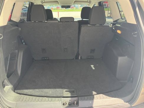 Used 2018 Ford Escape SE FWD image 9