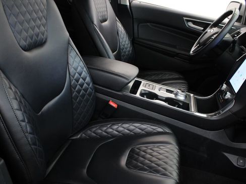 Used 2023 Ford Edge Titanium AWD/4WD image 24