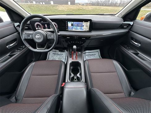 Used 2025 Nissan Kicks SR w/ SR Premium Package image 20