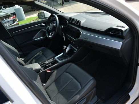 Used 2020 Audi Q3 2.0T Premium image 29