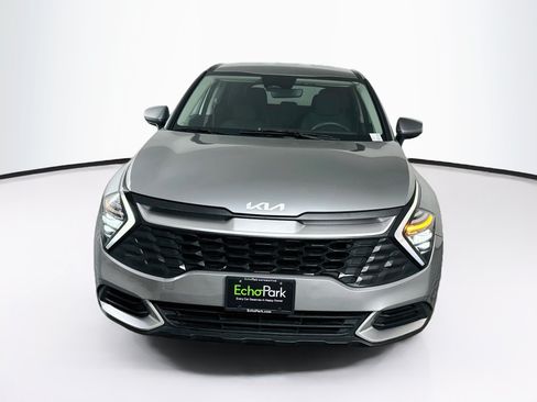 Used 2025 Kia Sportage LX FWD image 2
