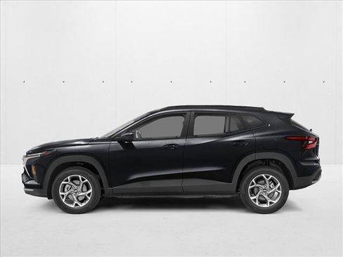 New 2026 Chevrolet Trax ACTIV FWD image 3