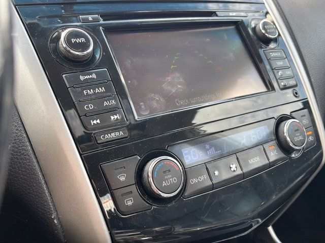 Used 2013 Nissan Altima 2.5 SL w/ Technology Pkg FWD image 24