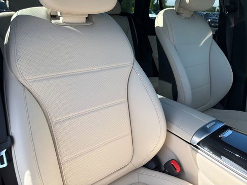 Used 2026 Mercedes-Benz GLC 300 4MATIC image 35