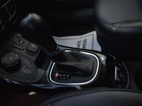 Used 2021 Jeep Compass Limited AWD/4WD image 32