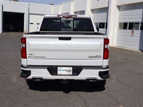 Certified 2025 Chevrolet Silverado 1500 High Country w/ Technology Package image 9