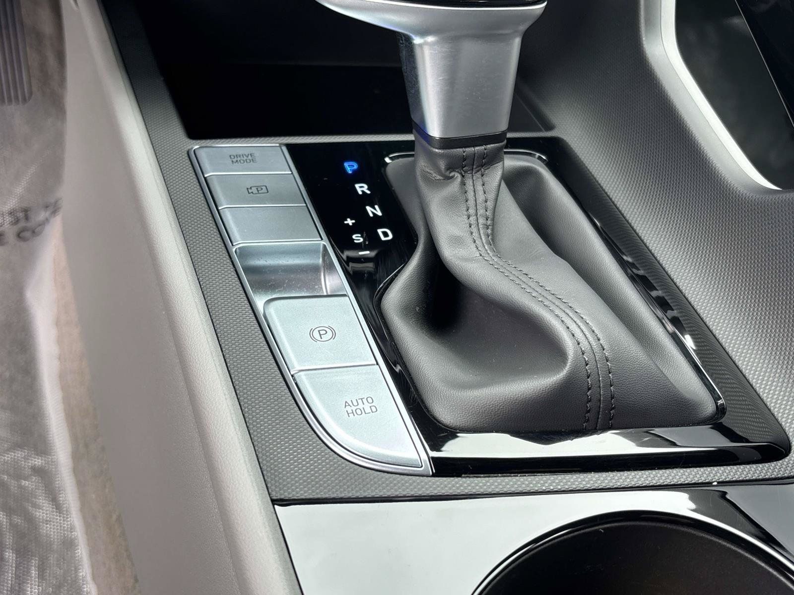Certified 2024 Hyundai Elantra Blue FWD image 24