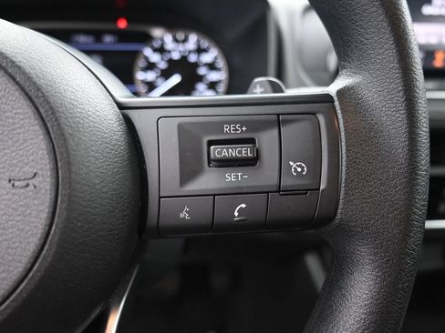Used 2024 Nissan Rogue S AWD/4WD image 21