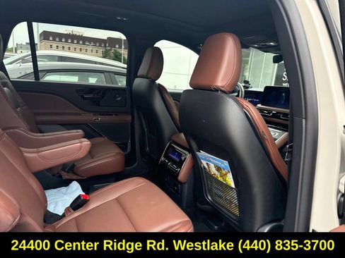 Used 2025 Lincoln Aviator Reserve w/ Illumination Package AWD/4WD image 10