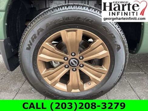 Used 2024 Nissan Titan SV w/ SV Bronze Edition Package image 9