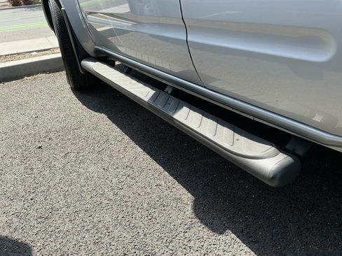 Used 2018 Nissan Frontier SV RWD image 12