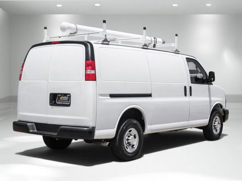 Used 2019 Chevrolet Express 3500 w/ Driver Convenience Package RWD image 6