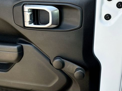 Used 2022 Jeep Wrangler Unlimited Sport image 19