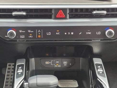 New 2026 Kia Sorento SX AWD/4WD image 17