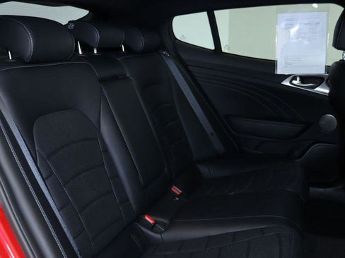 Used 2022 Kia Stinger GT2 AWD/4WD image 25