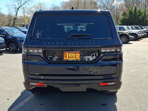 Certified 2025 Jeep Grand Wagoneer L Series II Obsidian w/ Quick Order Packagew 28T image 5