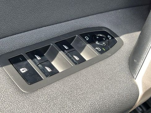 Used 2024 BMW iX M60 image 12