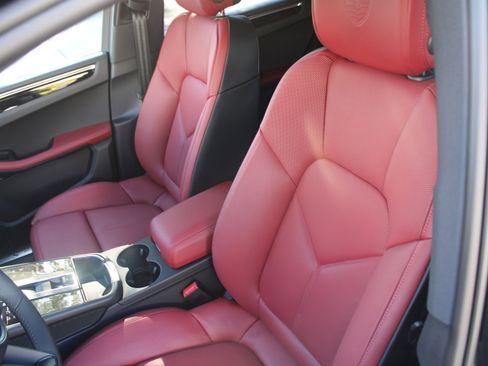 New 2026 Porsche Macan S AWD/4WD image 5