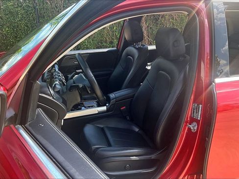 Used 2021 Mercedes-Benz GLB 250 4MATIC image 34