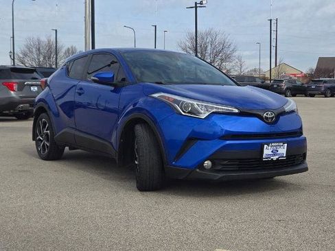 Used 2018 Toyota C-HR XLE image 5