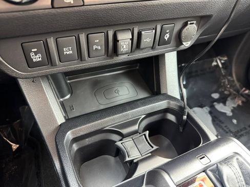 Certified 2020 Toyota Tacoma TRD Sport w/ TRD Premium Sport Package AWD/4WD image 24