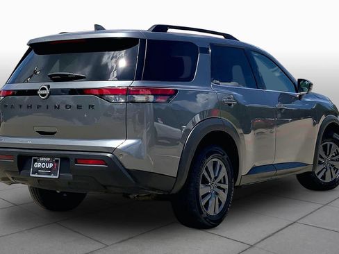 Used 2025 Nissan Pathfinder SV FWD image 12