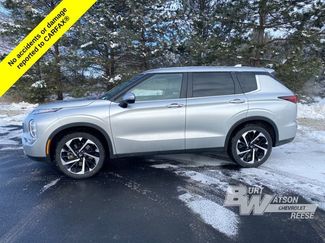 Used 2023 Mitsubishi Outlander SE video 2