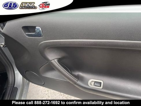 Used 2006 Pontiac Solstice Convertible w/ Premium Package RWD image 14