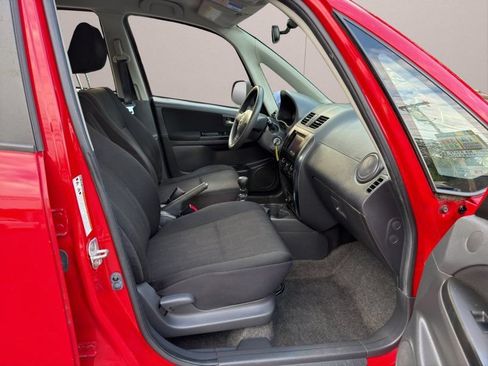 Used 2011 Suzuki SX4 AWD Hatchback image 13