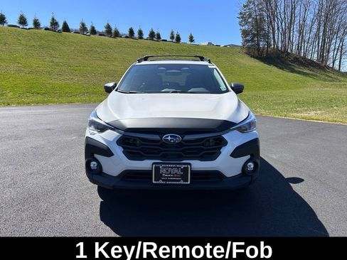 Used 2024 Subaru Crosstrek 2.0i Premium image 2