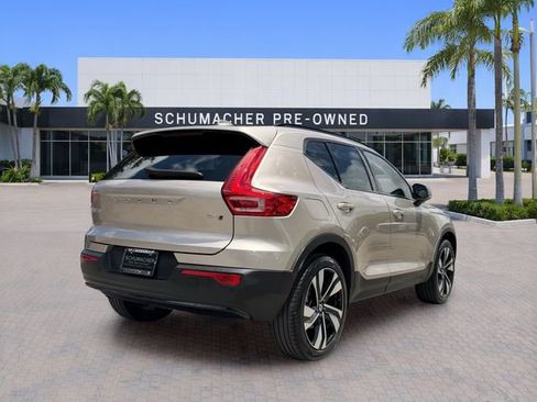 Certified 2024 Volvo XC40 B5 Plus w/ Protection Package Premier AWD/4WD image 7