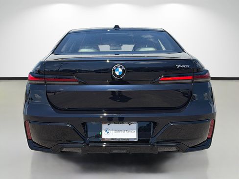 New 2026 BMW 740i w/ Premium Package RWD image 4