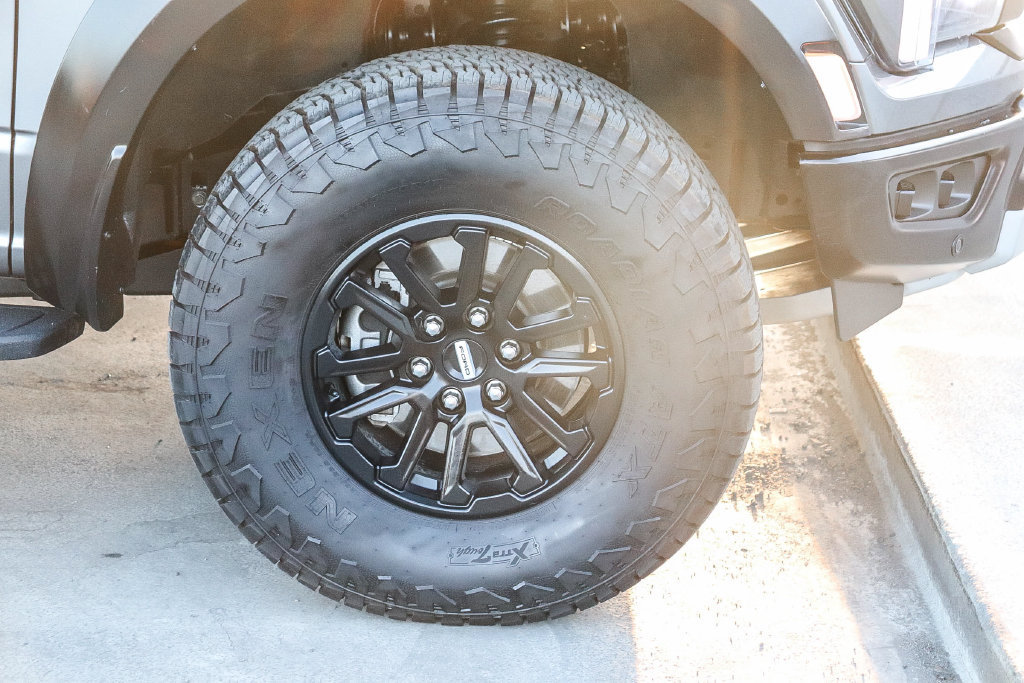 Used 2024 Ford F150 Raptor AWD/4WD image 11