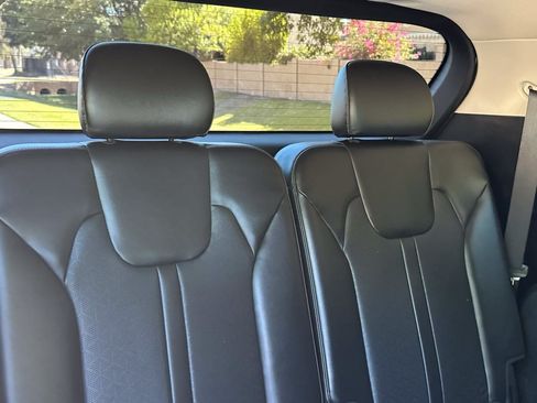 Used 2022 Kia Sorento S w/ Panoramic Sunroof Package FWD image 26