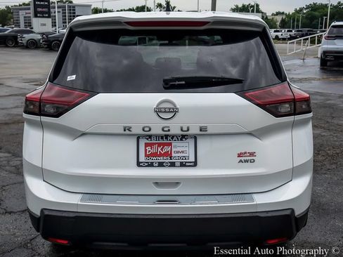 Used 2026 Nissan Rogue SV w/ Cold Weather Package AWD/4WD image 7