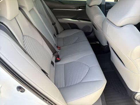 Used 2022 Toyota Camry SE image 17