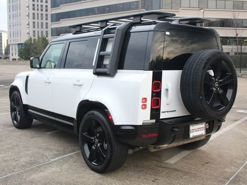 Used 2025 Land Rover Defender 110 X-Dynamic SE image 11