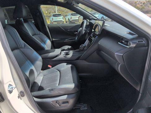 Used 2021 Toyota Venza XLE w/ Softex Package image 29