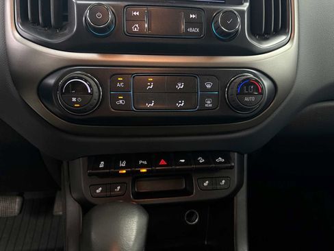 Used 2022 Chevrolet Colorado Z71 w/ Trail Boss Package AWD/4WD image 15