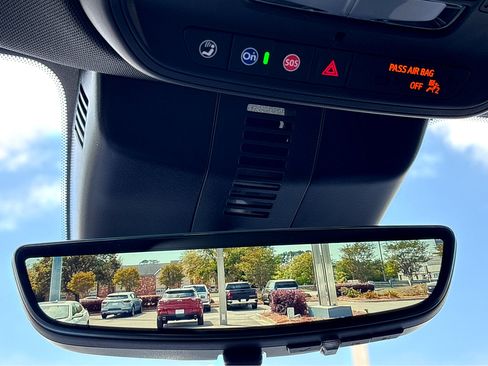 New 2026 Chevrolet Traverse LT w/ Sun and Wheel Package FWD image 36