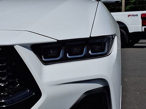 Used 2024 Ford Mustang GT Premium image 9