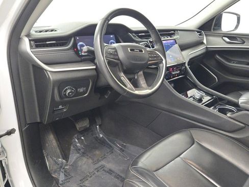 Used 2022 Jeep Grand Cherokee L Limited w/ Black Appearance Package image 23