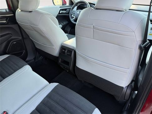 New 2025 Mitsubishi Outlander SE image 27