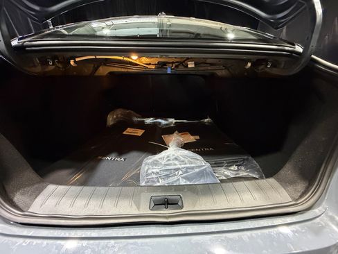 New 2026 Nissan Sentra SR w/ Floor Mat Package FWD image 34