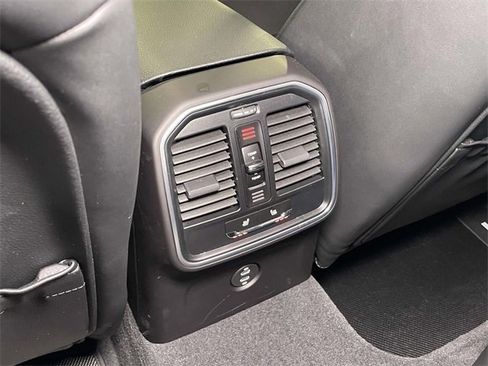 Certified 2025 Porsche Macan image 75