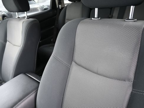 Used 2020 Nissan Pathfinder S image 26