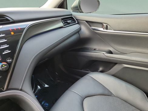 Used 2020 Toyota Camry XSE FWD image 22