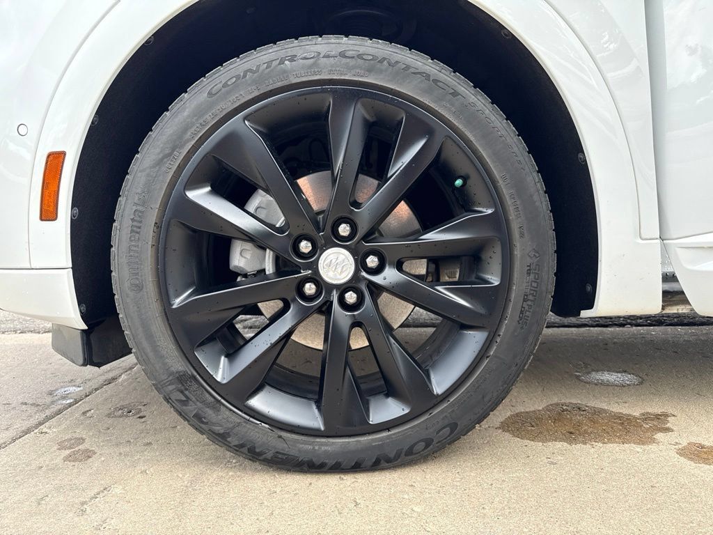 Used 2021 Buick Envision Avenir w/ Technology Package II AWD/4WD image 27