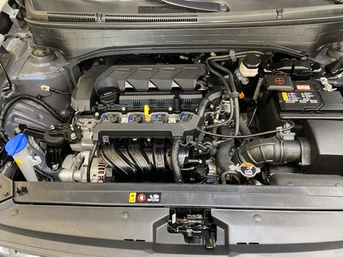 Used 2024 Hyundai Venue SEL image 10