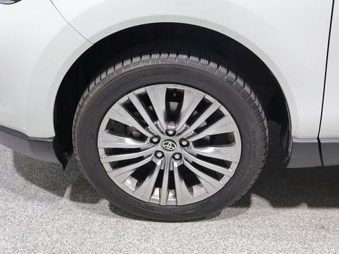 Certified 2021 Toyota Venza Limited w/ Advanced Technology Package AWD/4WD image 9